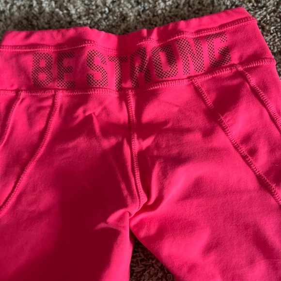 Vibrant Pink High-Waist Leggings with Diagonal Stripes - Picture 2 of 5